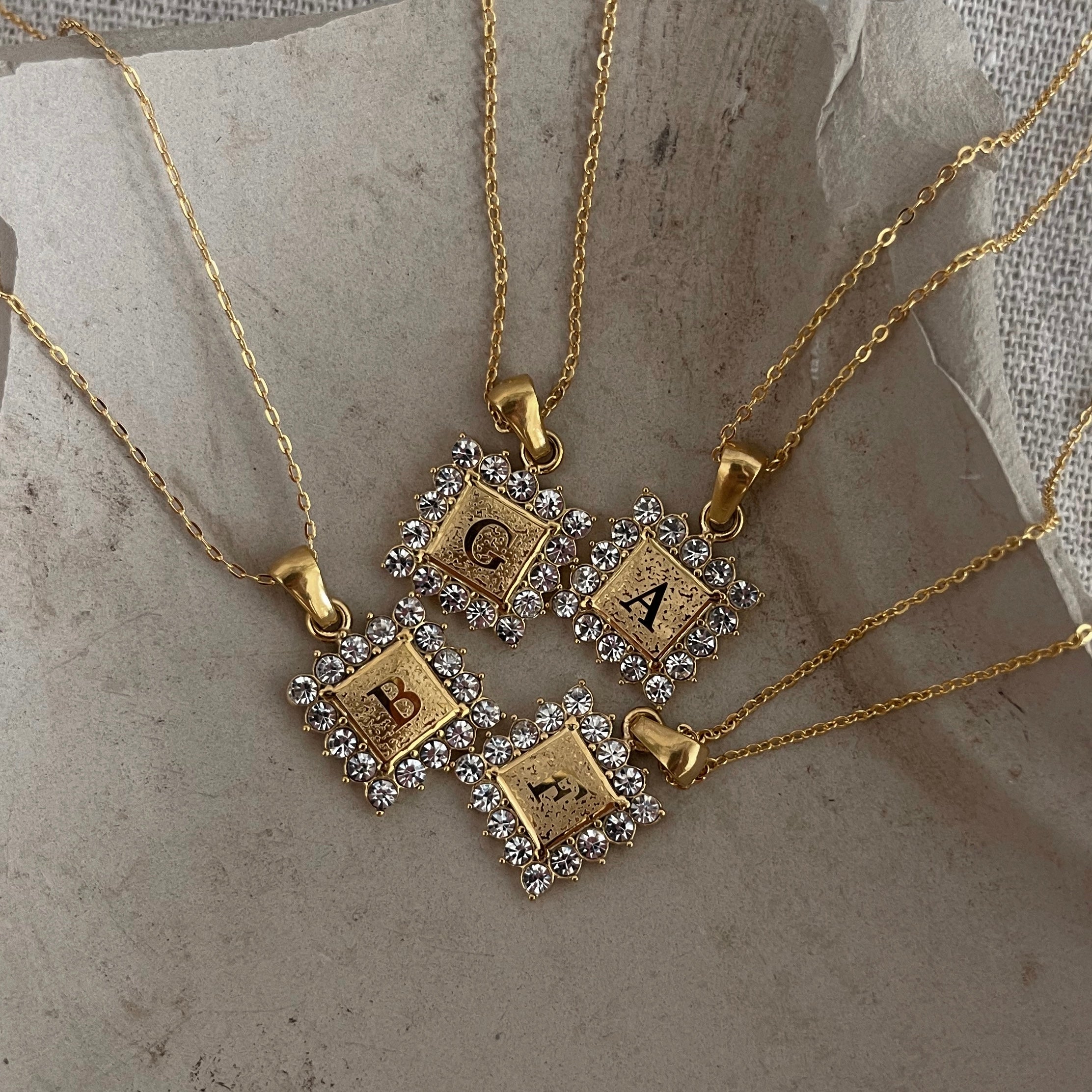 Perry Pendant